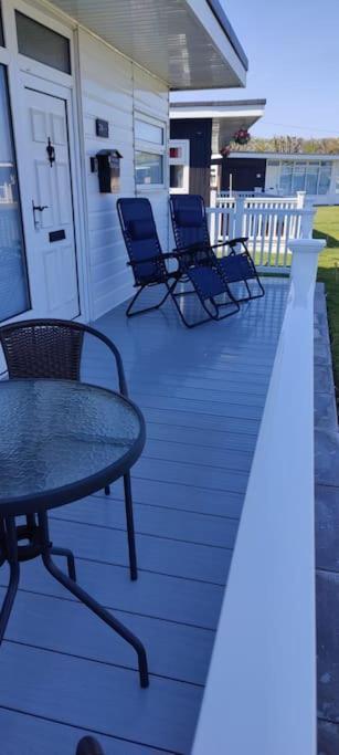 L&L'S Lodge, A Small But Perfectly Formed Chalet Chapel Saint Leonards Bagian luar foto