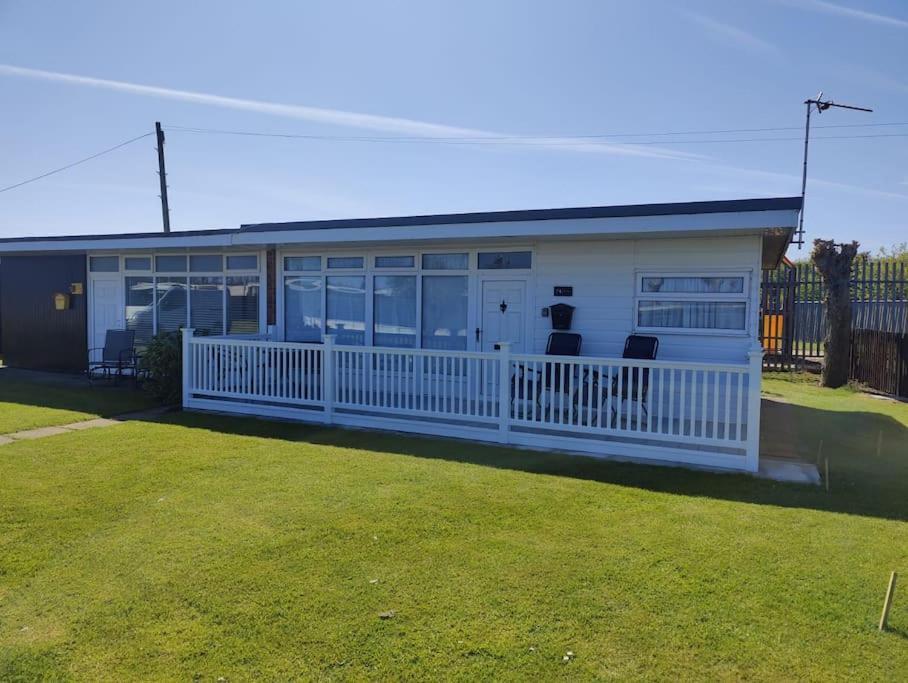 L&L'S Lodge, A Small But Perfectly Formed Chalet Chapel Saint Leonards Bagian luar foto